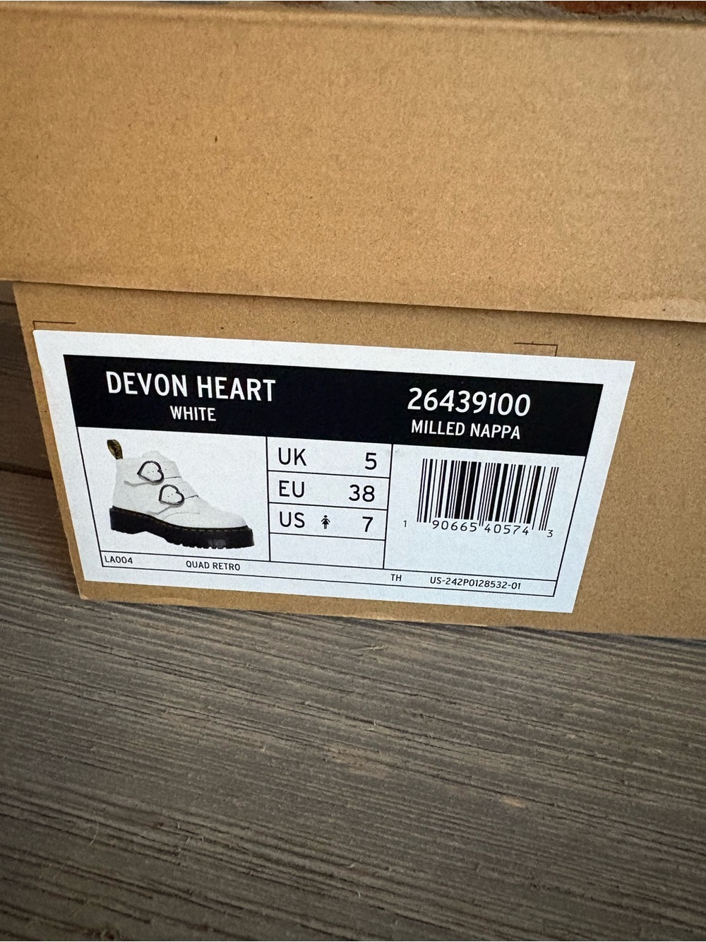 Dr. Martens White Devon Heart Boots - Picture 11 of 12
